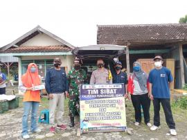 PEMBAGIAN MASKER DI PASAR HEWAN PUNDUNGSARI